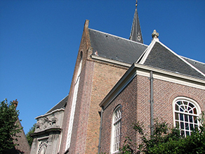 De Voorhof (bij de Oude Kerk)